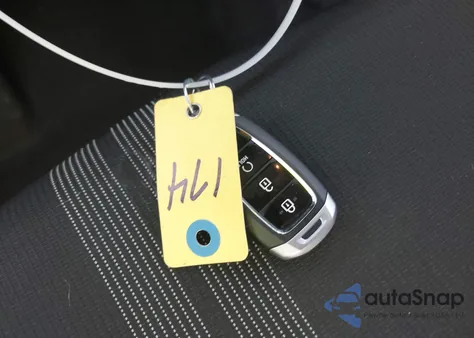 2021 Hyundai Venue Sel from USA, damaged, VIN KMHRC8A37MU104291